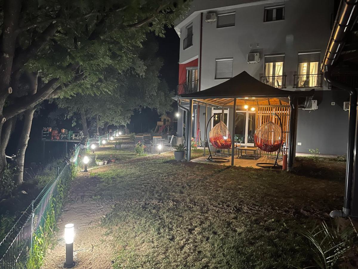Apartments And Rooms Villa Majestic บีฮัช ภายนอก รูปภาพ