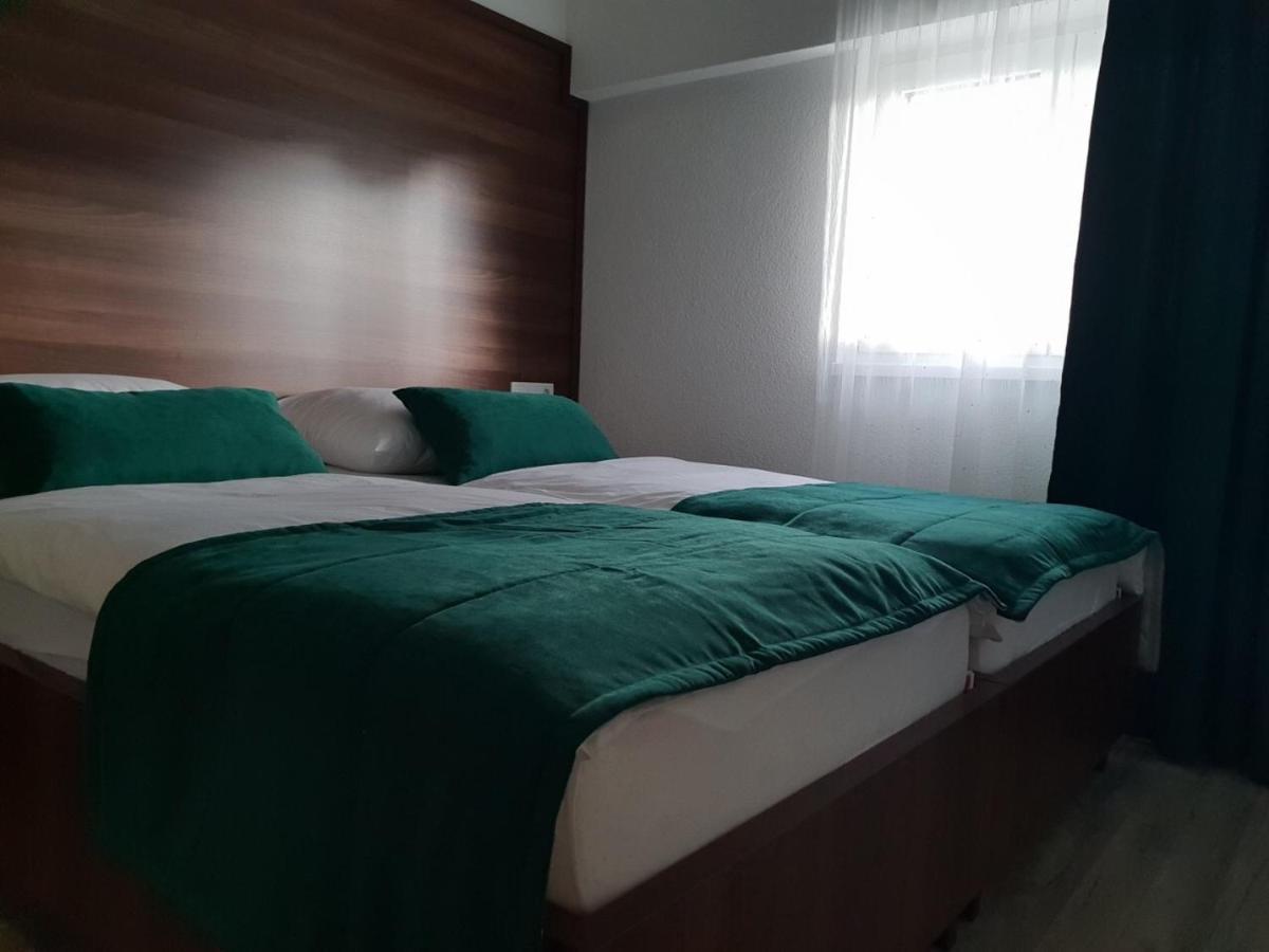 Apartments And Rooms Villa Majestic บีฮัช ภายนอก รูปภาพ