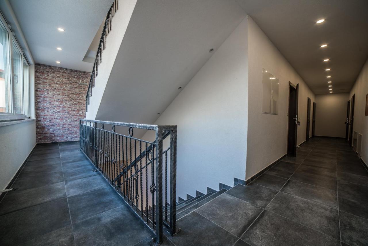 Apartments And Rooms Villa Majestic บีฮัช ภายนอก รูปภาพ